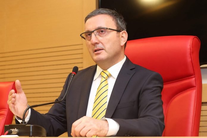 İşletmelerin Kapılarını Açmalarını İstiyoruz !