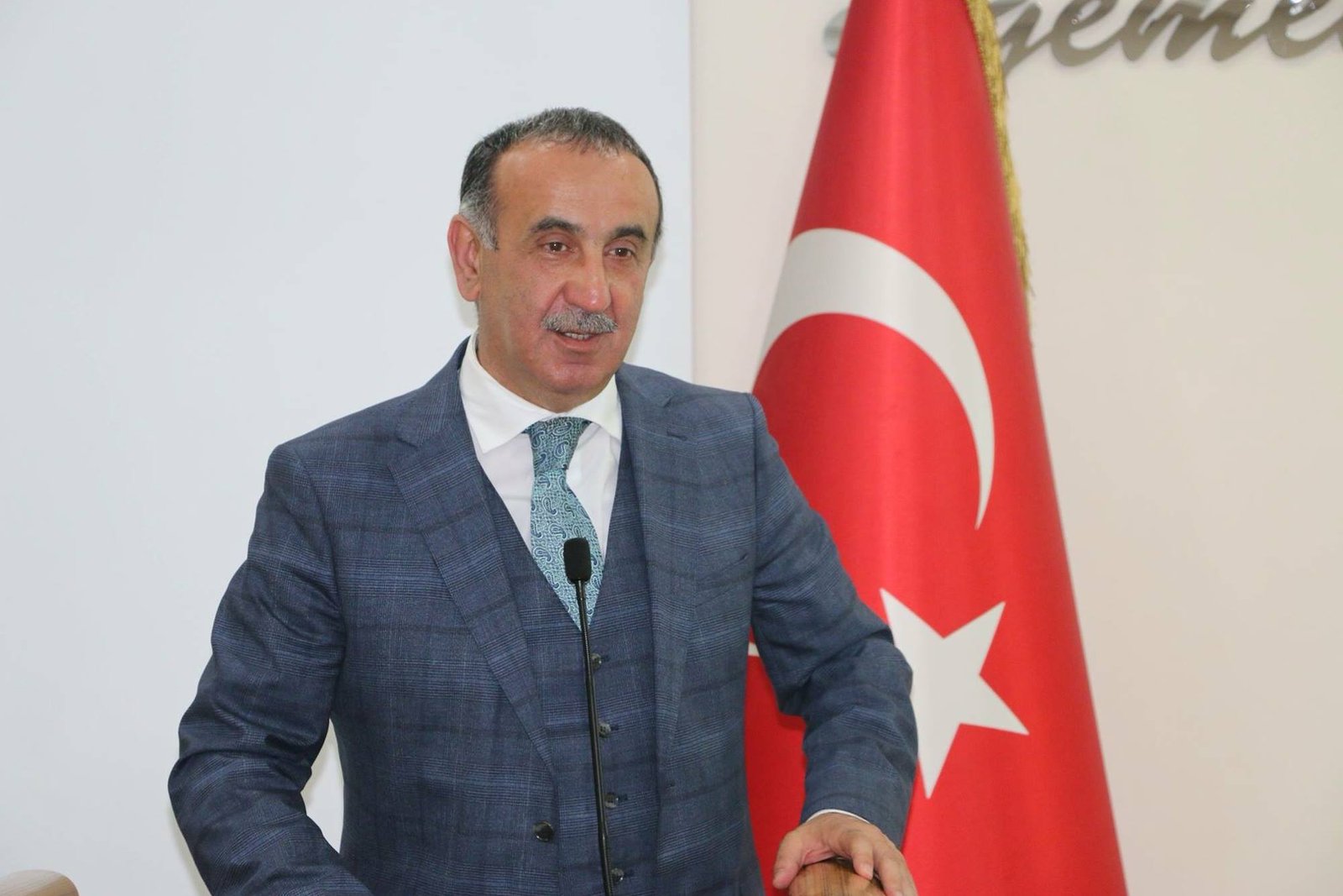 Bölgenin ekonomik gelişimi bu yolun yapımına bağlıdır. !