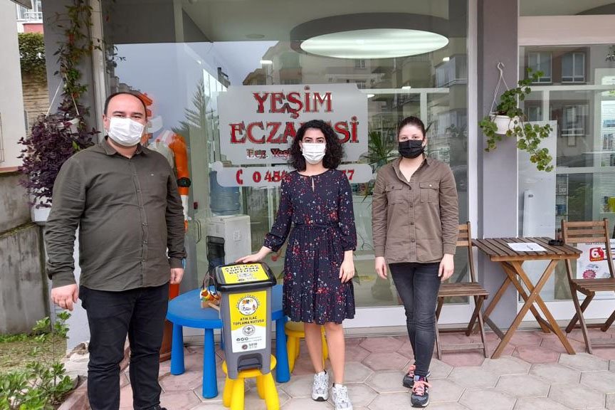 ECZANELERE BIRAKILAN ATIK İLAÇ KUTULARI KULLANMADIĞINIZ İLAÇLARI BEKLİYOR