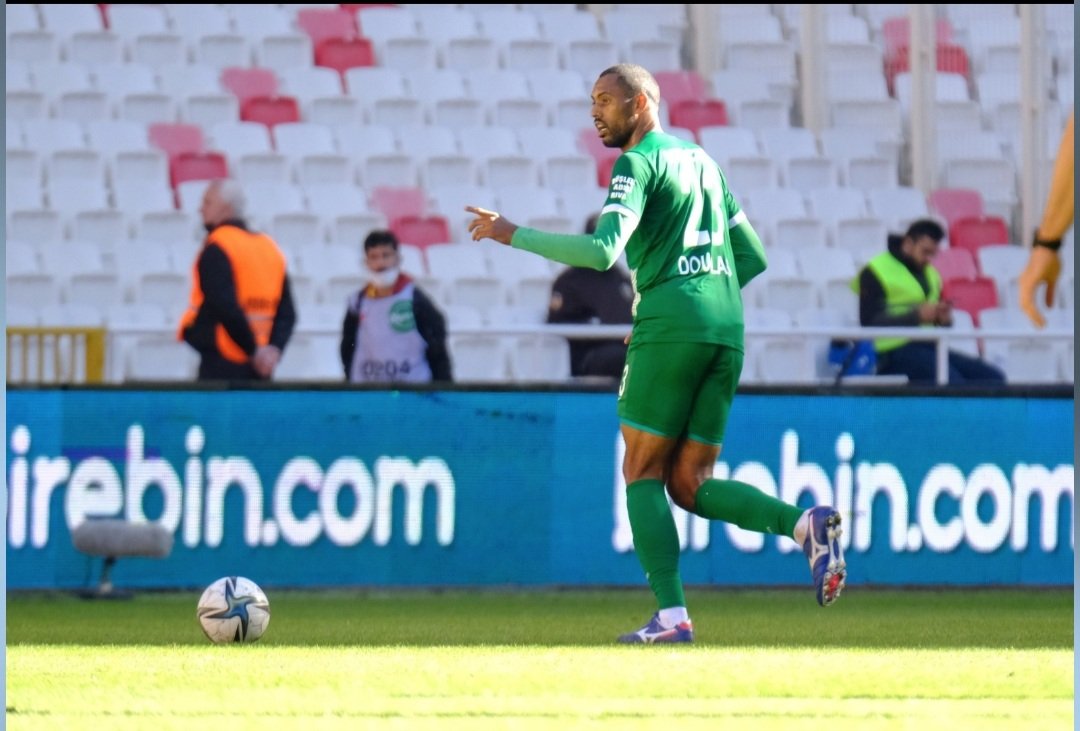 DOUGLAS SAKATLANDI !