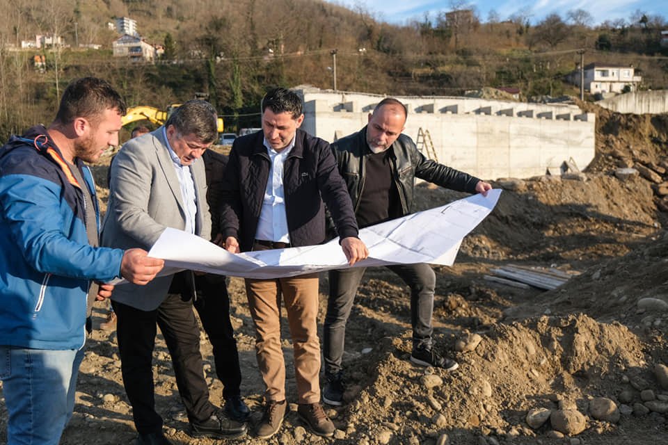 STADYUM VE HASTANEYİ DERELİ YOLUNA BAĞLAYAN KÖPRÜ TRAFİĞİ OLDUKÇA RAHATLATACAK