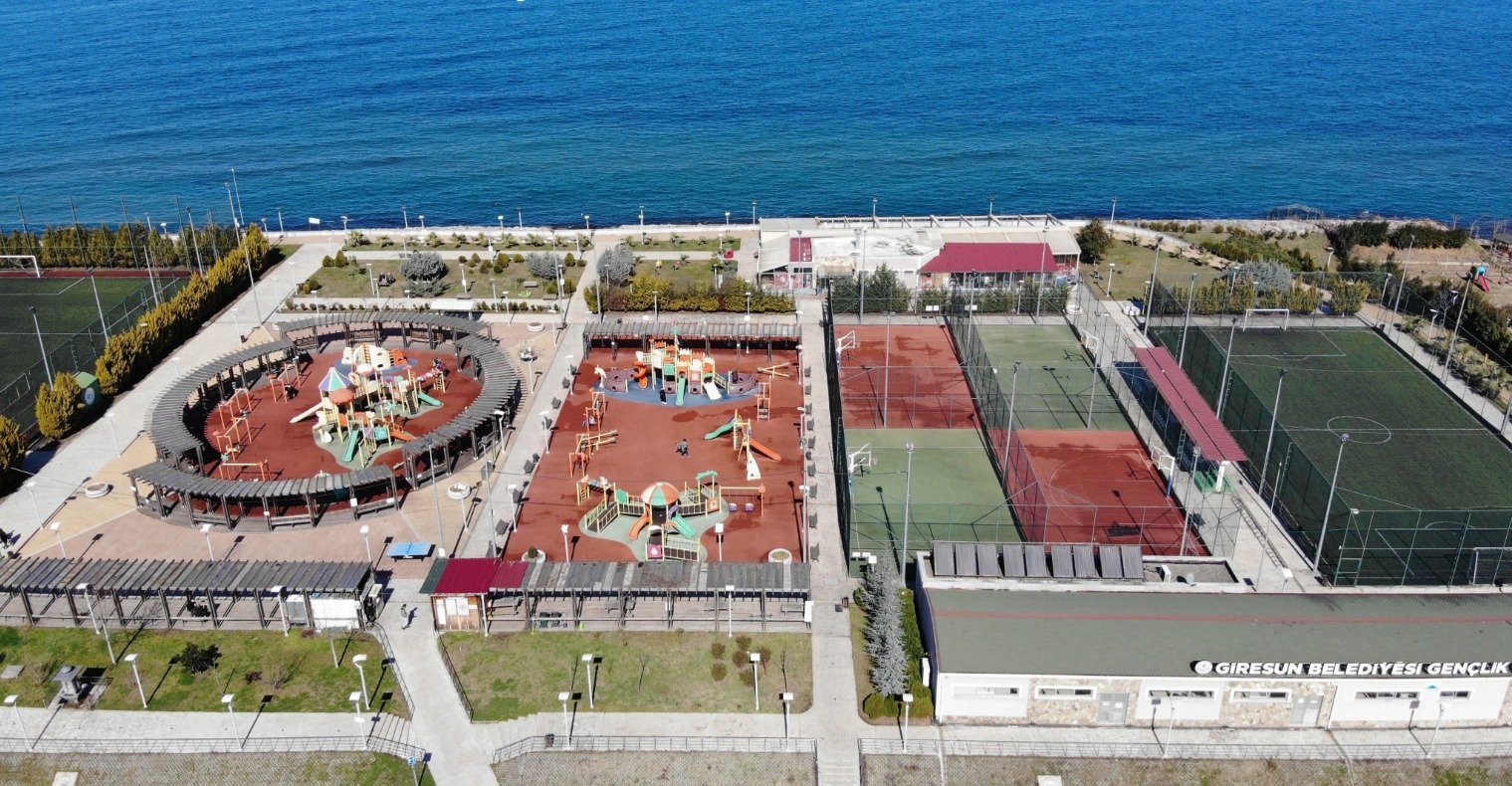 ÜLKEMİZE VE ŞEHRİMİZE HİZMETİ GEÇMİŞ KİŞİLERİN İSİMLERİ PARKLARA VERİLDİ