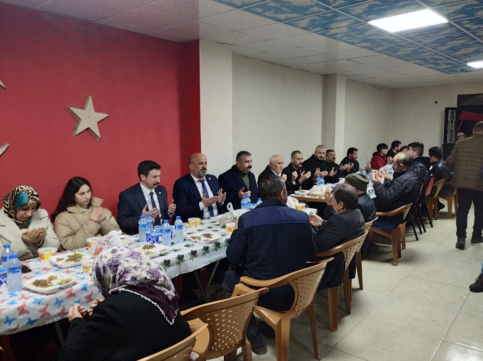 AMACIMIZ HİZMET ARACIMIZ SİYASET