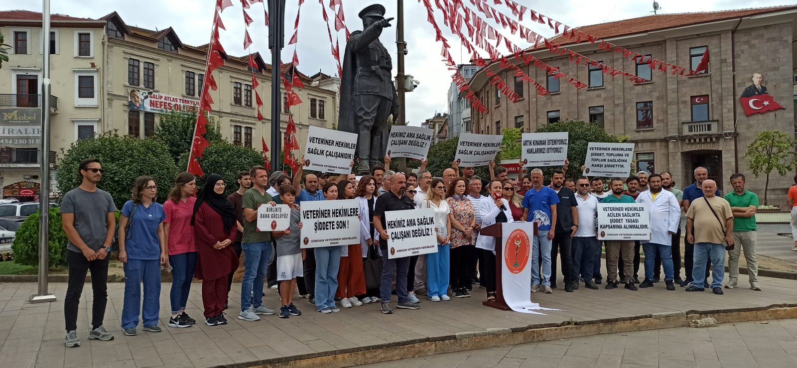 Veteriner Hekimlere Şiddet, Topluma ve Toplum Sağlığına Karşı Şiddettir.