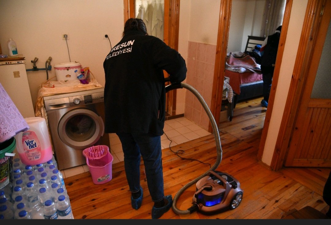 YAŞLI VE KİMSESİZ VATANDAŞLAR YALNIZ BIRAKILMIYOR