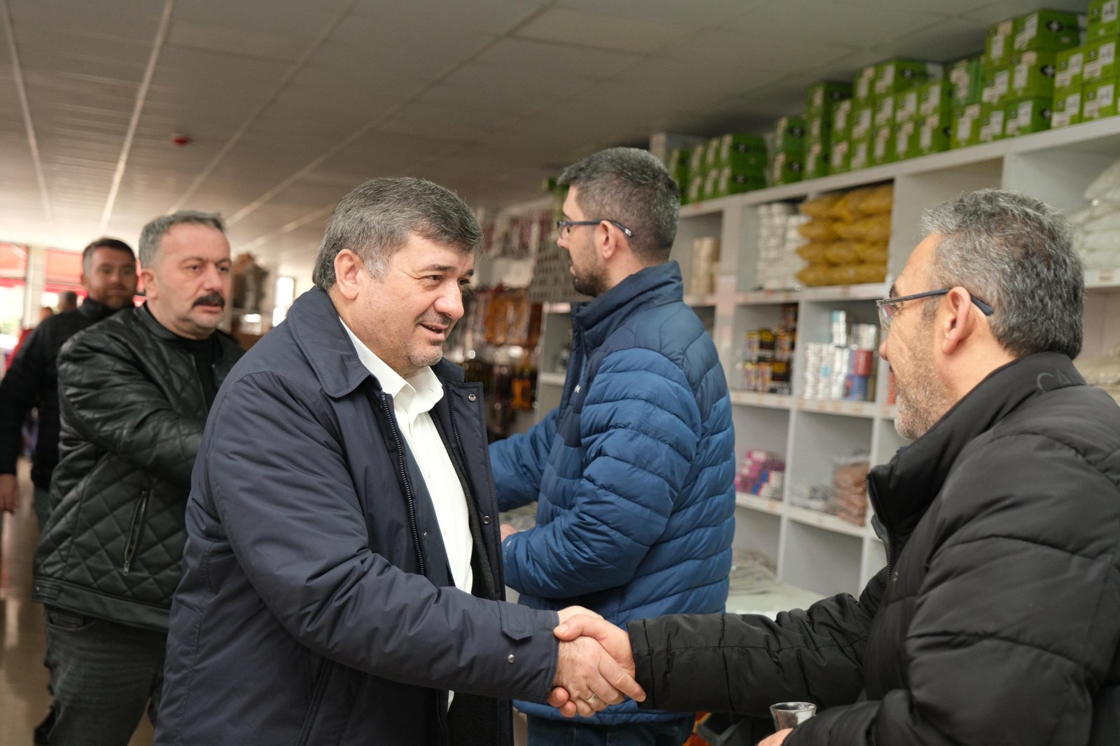 BAŞKAN ŞENLİKOĞLU ESNAFLARI DİNLİYOR, VATANDAŞLARLA BİR ARAYA GELİYOR