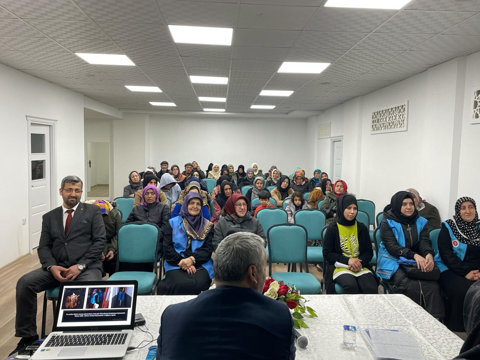 Kasap: Savaşların esas mağduru kadınlar ve çocuklardır