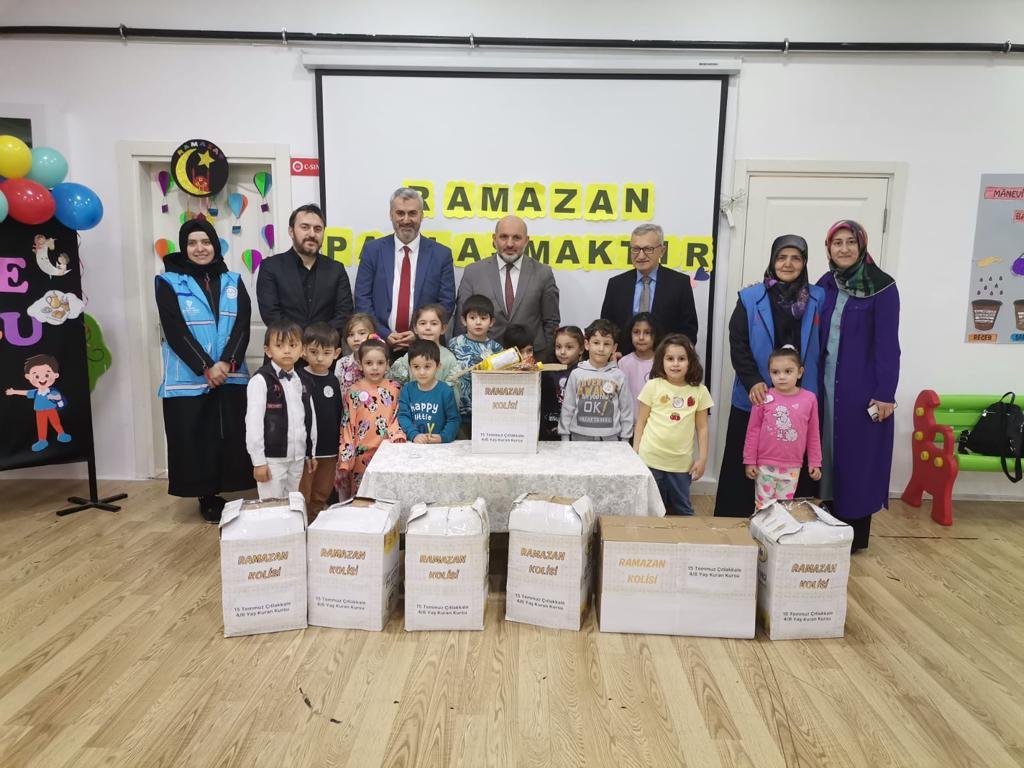 Miniklerden yürek ısıtan hareket