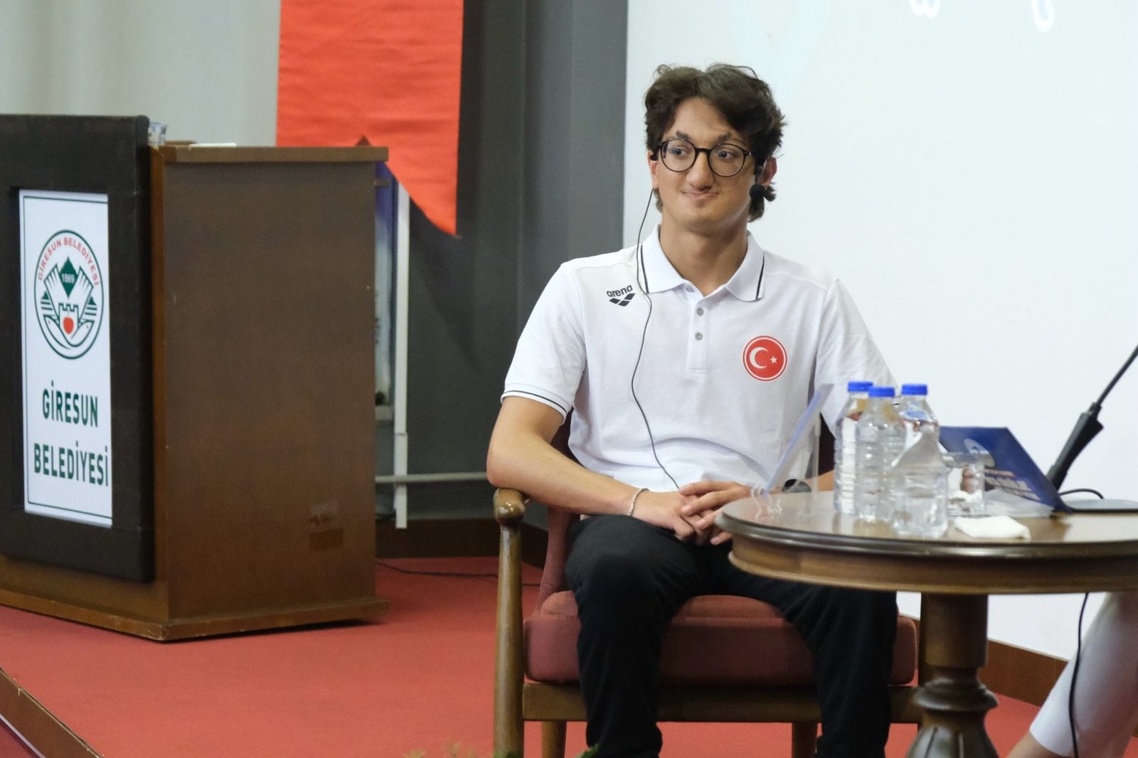 AVRUPA ŞAMPİYONU YÜZÜCÜ YARAMAN ONURE EDİLDİ