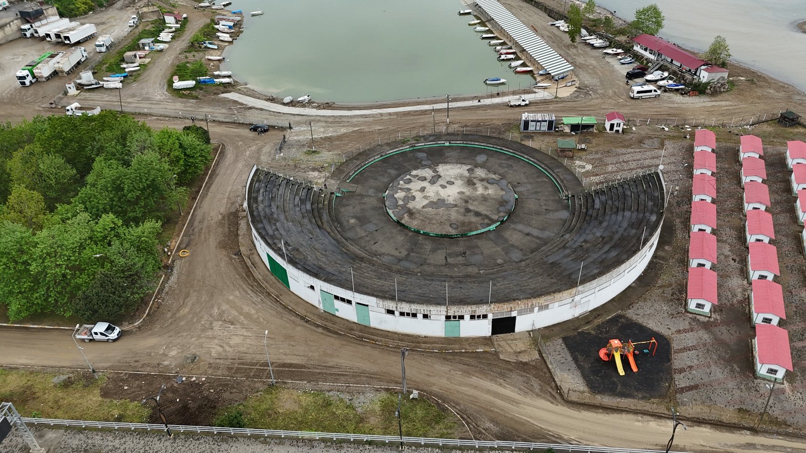 FESTİVAL SAHASINDA DÜZENLEME ÇALIŞMALARI YAPILIYOR