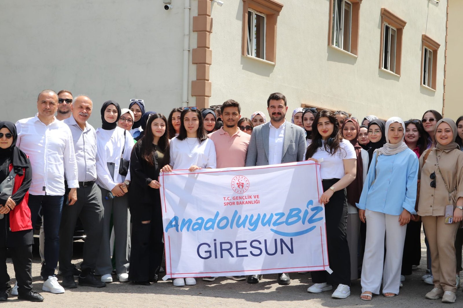 Piraziz Belediyesi 40 Üniversiteli Öğrenciyi Samsun Turuna Yolcu Etti