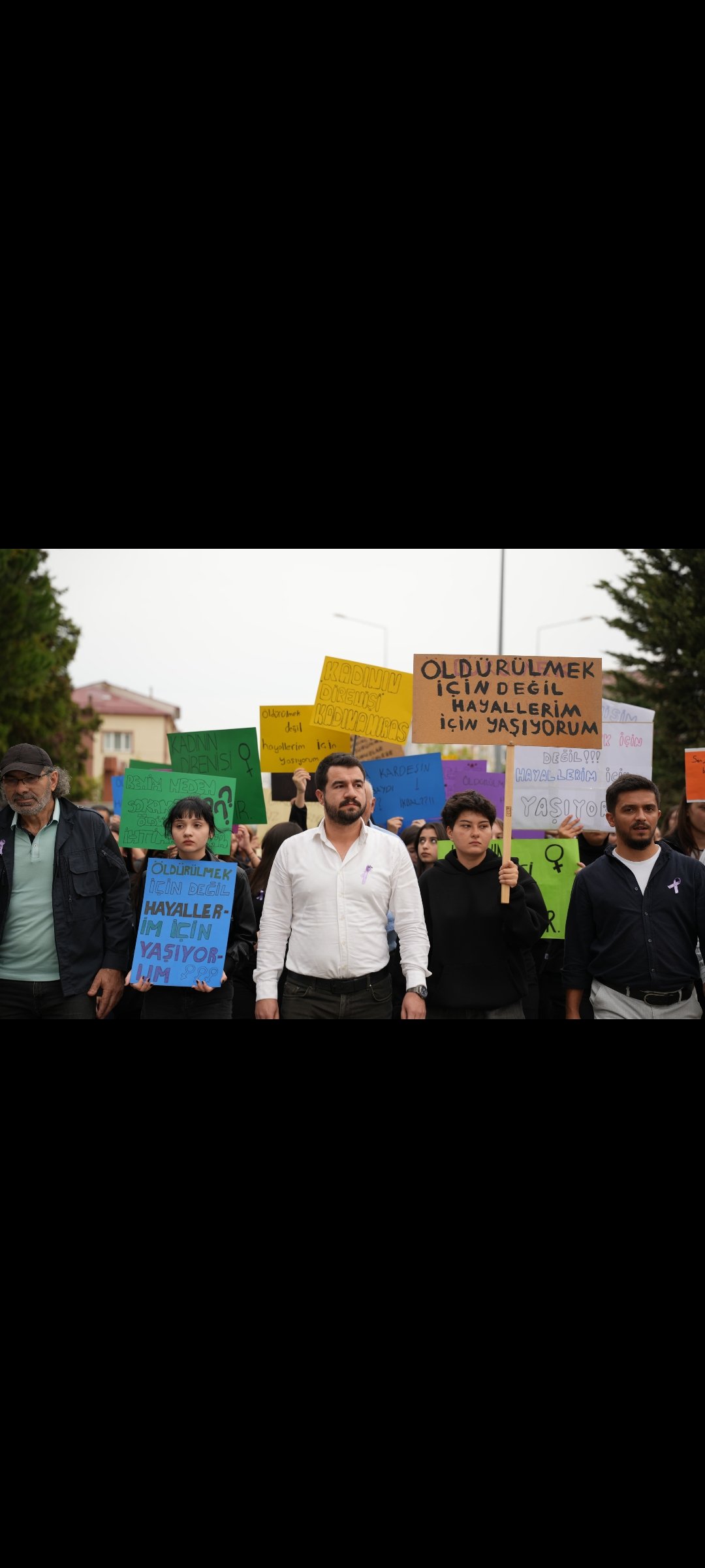 Başkan Ayyıldız Piraziz’de Kız Öğrencilerin Düzenlediği Sessiz Yürüyüşe Katıldı