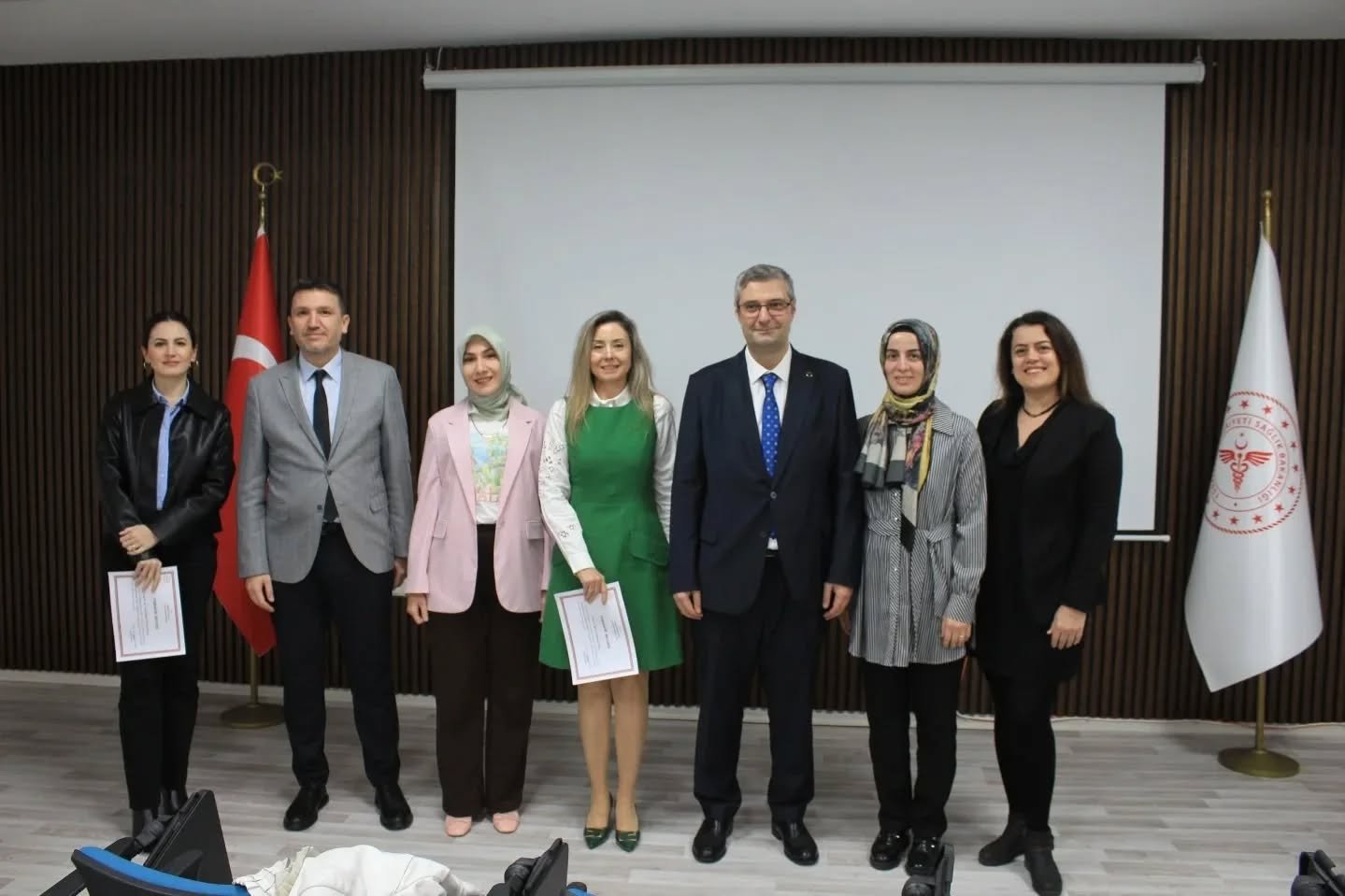 GİRESUN’DA HEKİMLERE ‘TÜTÜN BAĞIMLILIĞI TEDAVİSİ EĞİTİMİ’ VERİLDİ