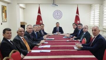 Haftalık Değerlendirme Toplantısında eğitim camiasının üst yönetimi bir araya geldi