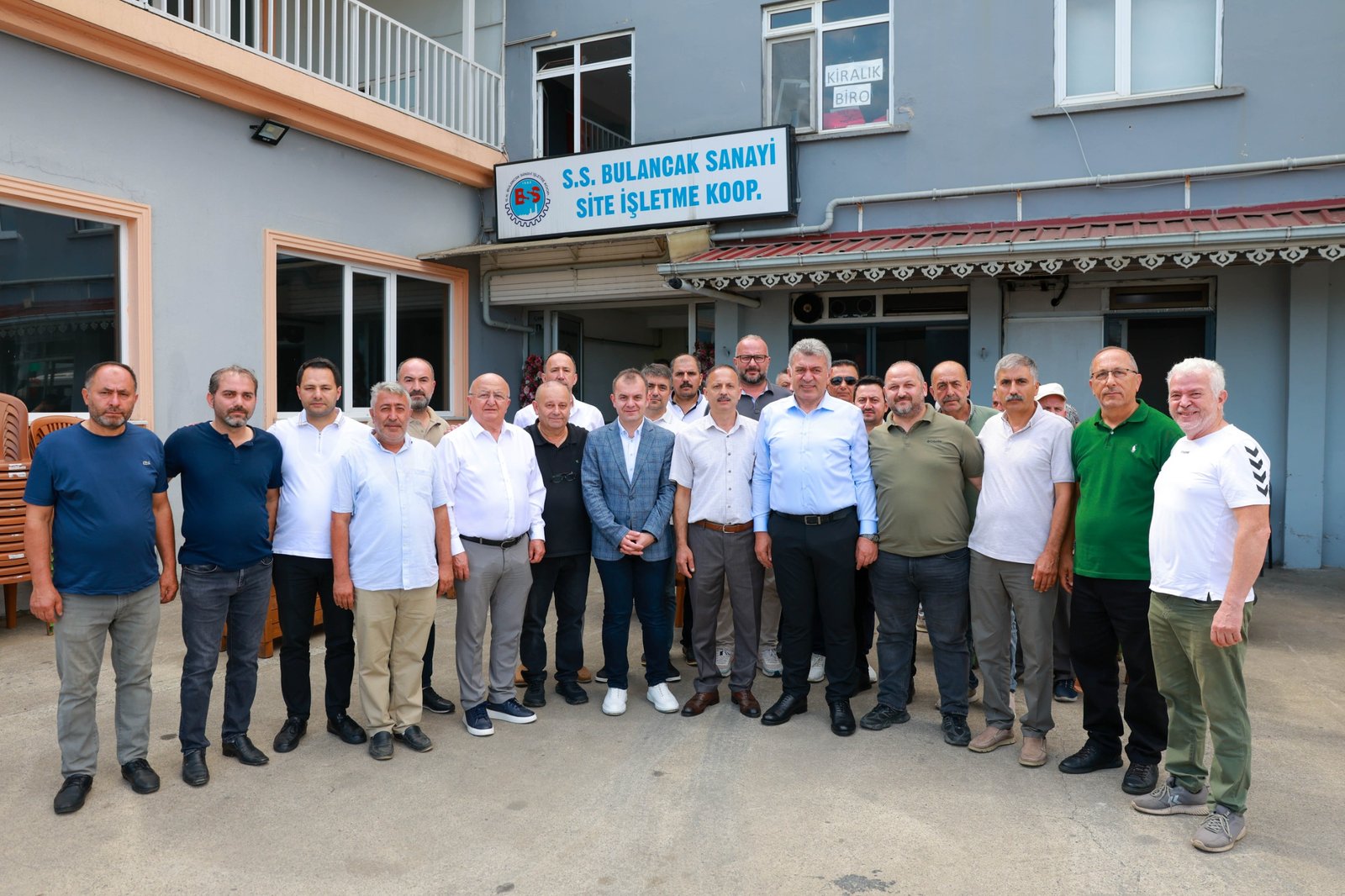 BAŞKAN SIBIÇ, SANAYİ SİTESİ ESNAFIYLA KAHVALTIDA BULUŞTU